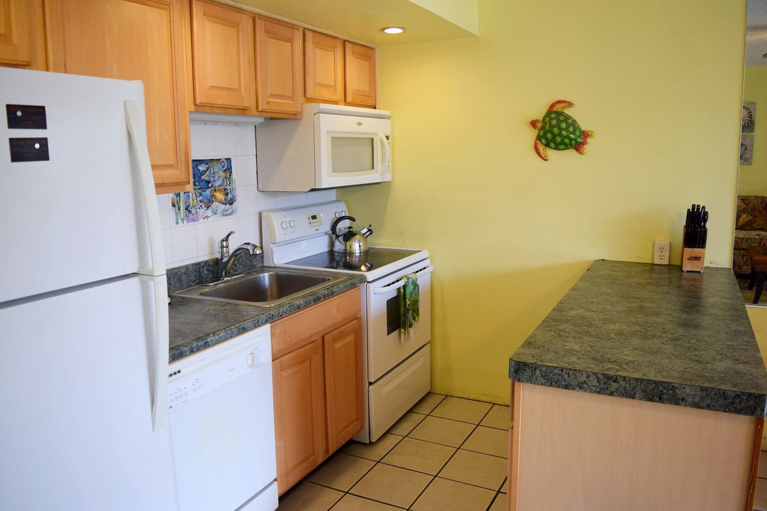Condo in Kihei · ★4.42 · 1 bedroom · 2 beds · 1 bath - Image 9