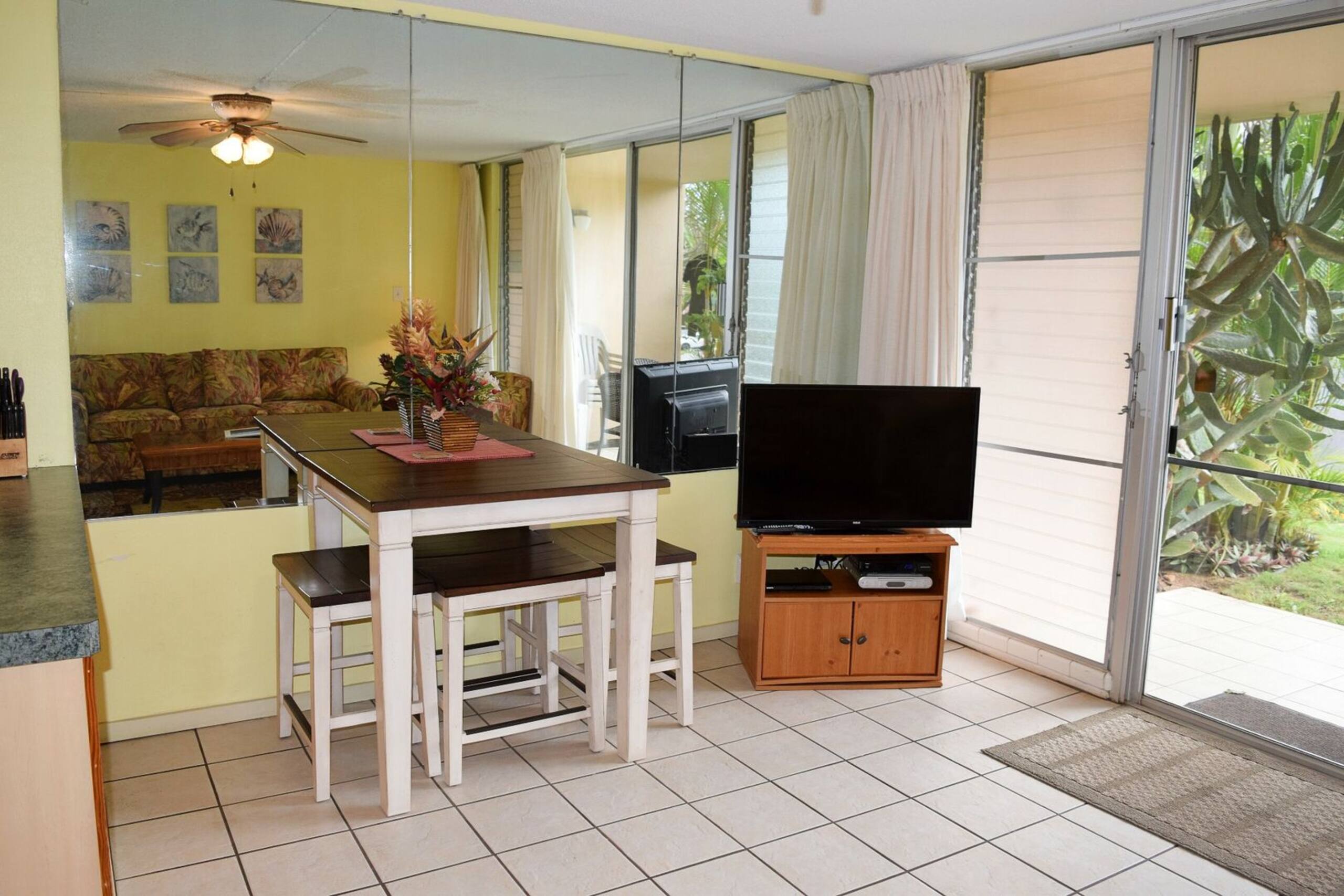 Condo in Kihei · ★4.42 · 1 bedroom · 2 beds · 1 bath - Image 5