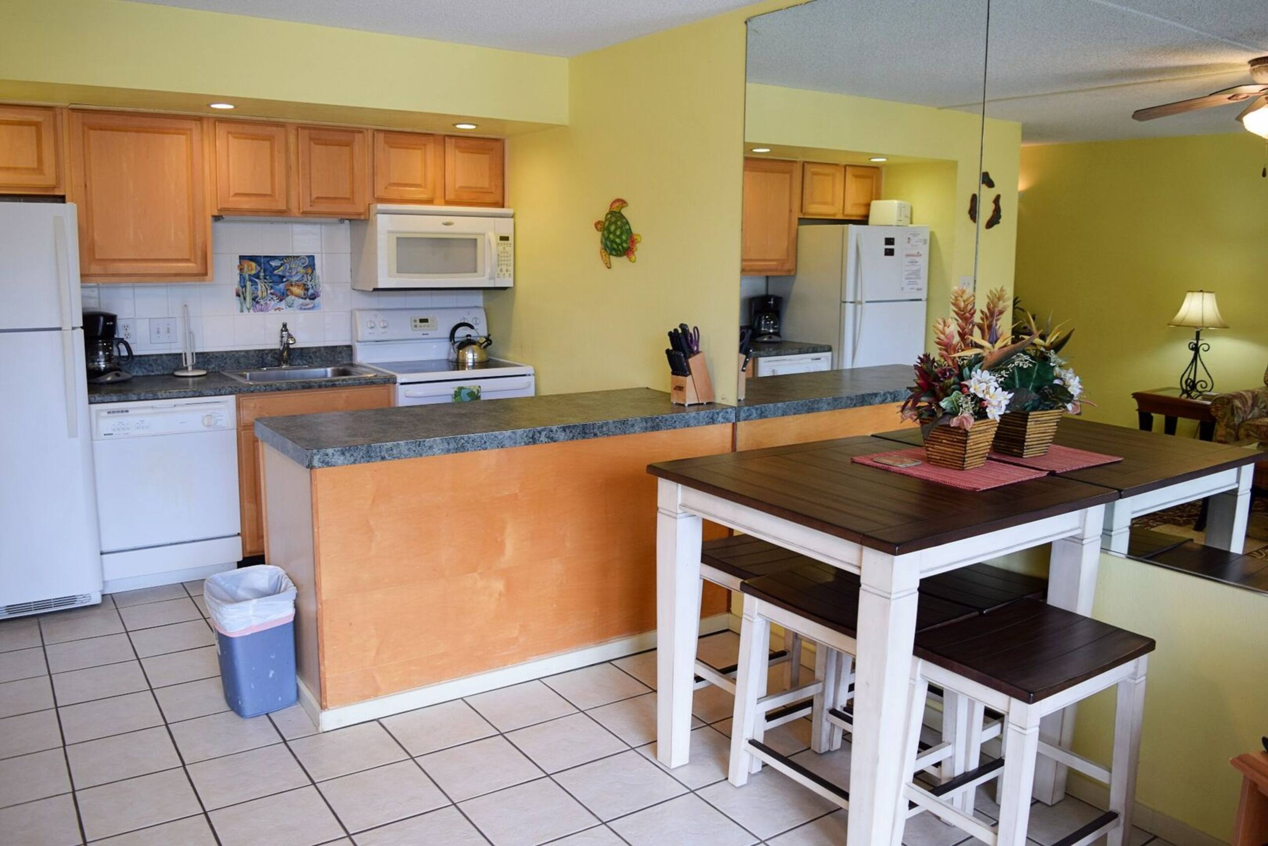 Condo in Kihei · ★4.42 · 1 bedroom · 2 beds · 1 bath - Image 6