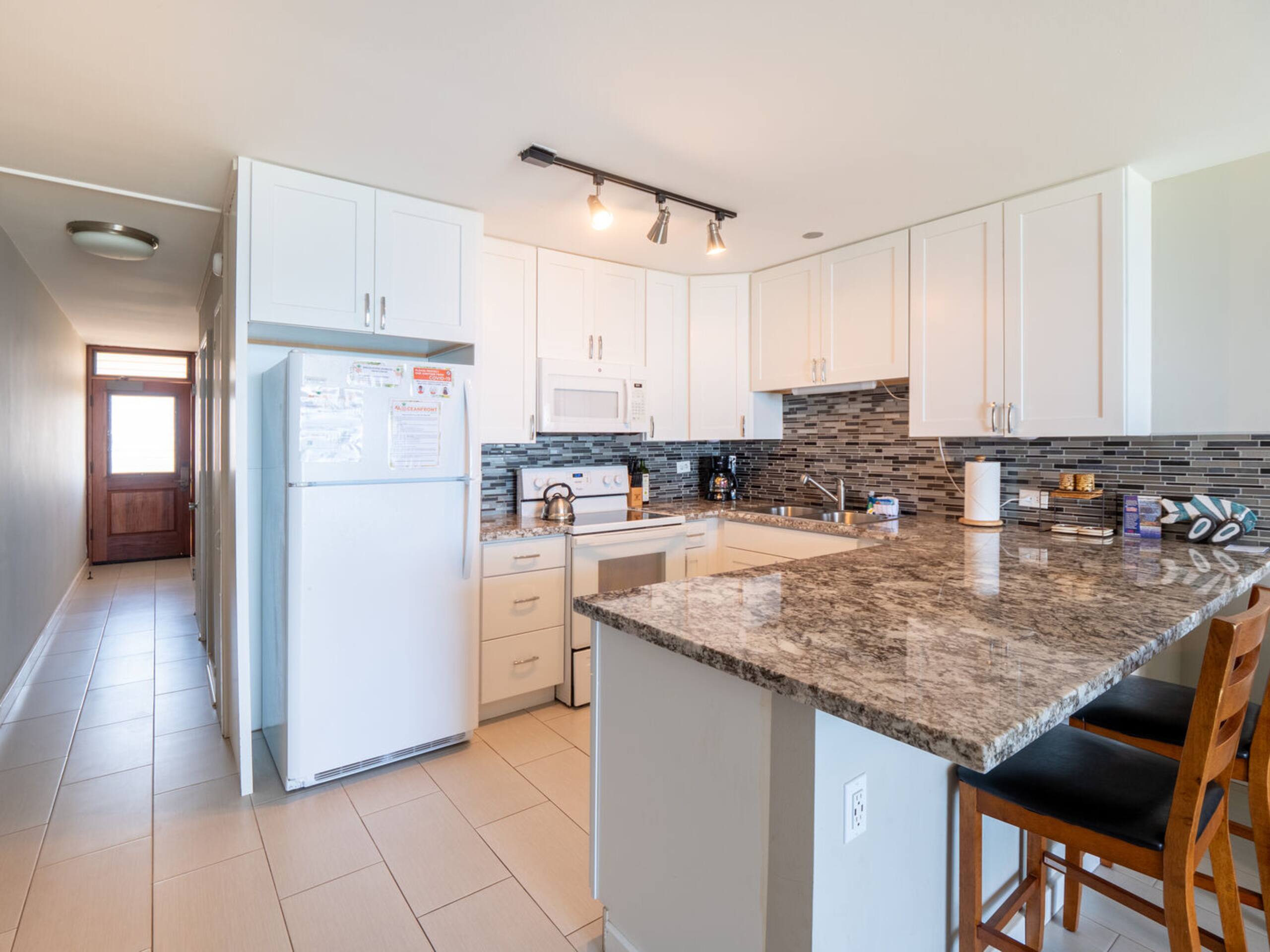 Condo in Kihei · ★4.41 · 2 bedrooms · 3 beds · 2 baths - Image 3