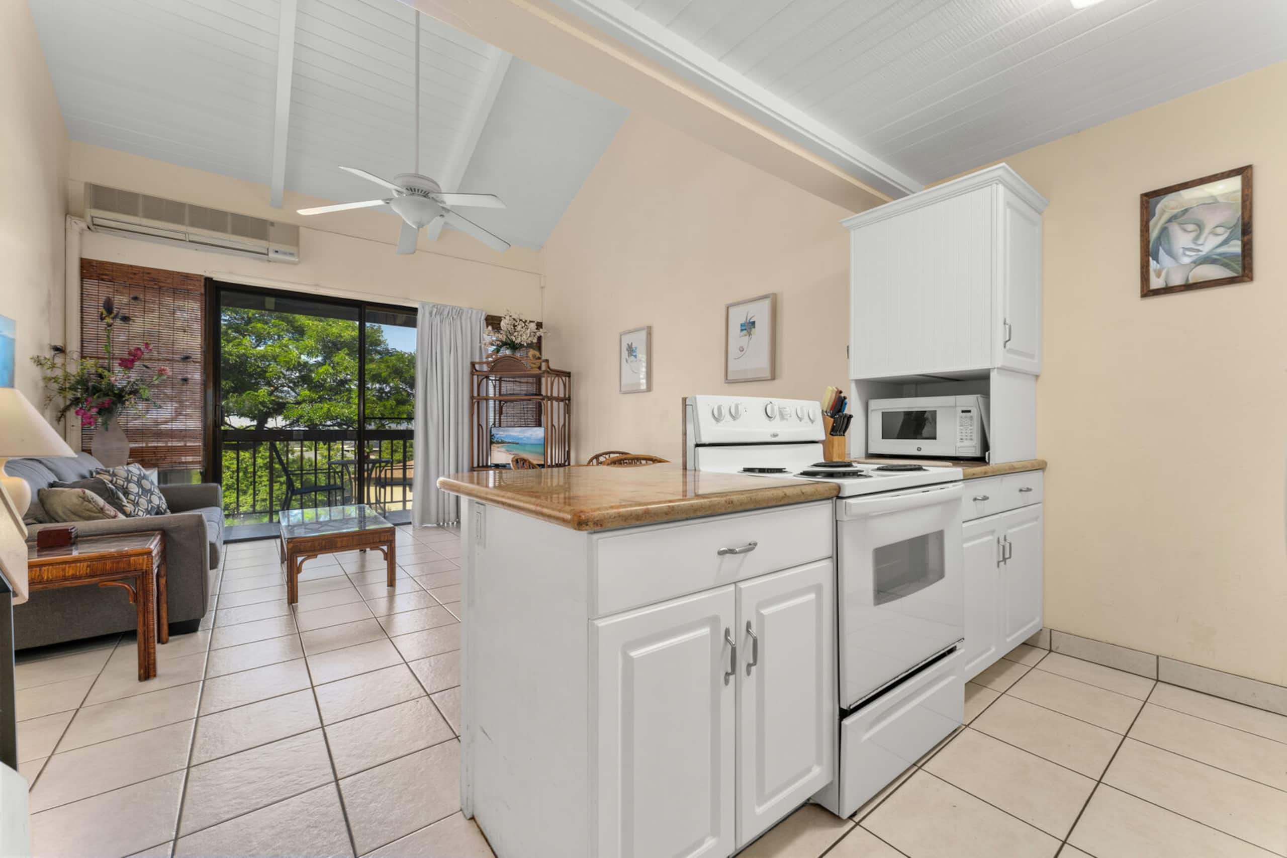 Condo in Kihei · ★4.55 · 2 bedrooms · 2 beds · 2 private baths - Image 13