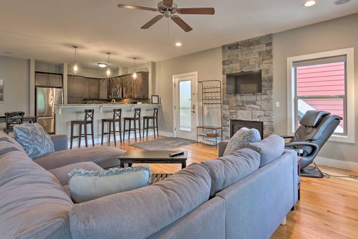 Modern Asheville Greenway Residence w/ 2 Decks! gallery image 3