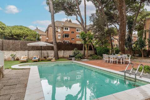 Catalan Villa, private pool&garden close to beach