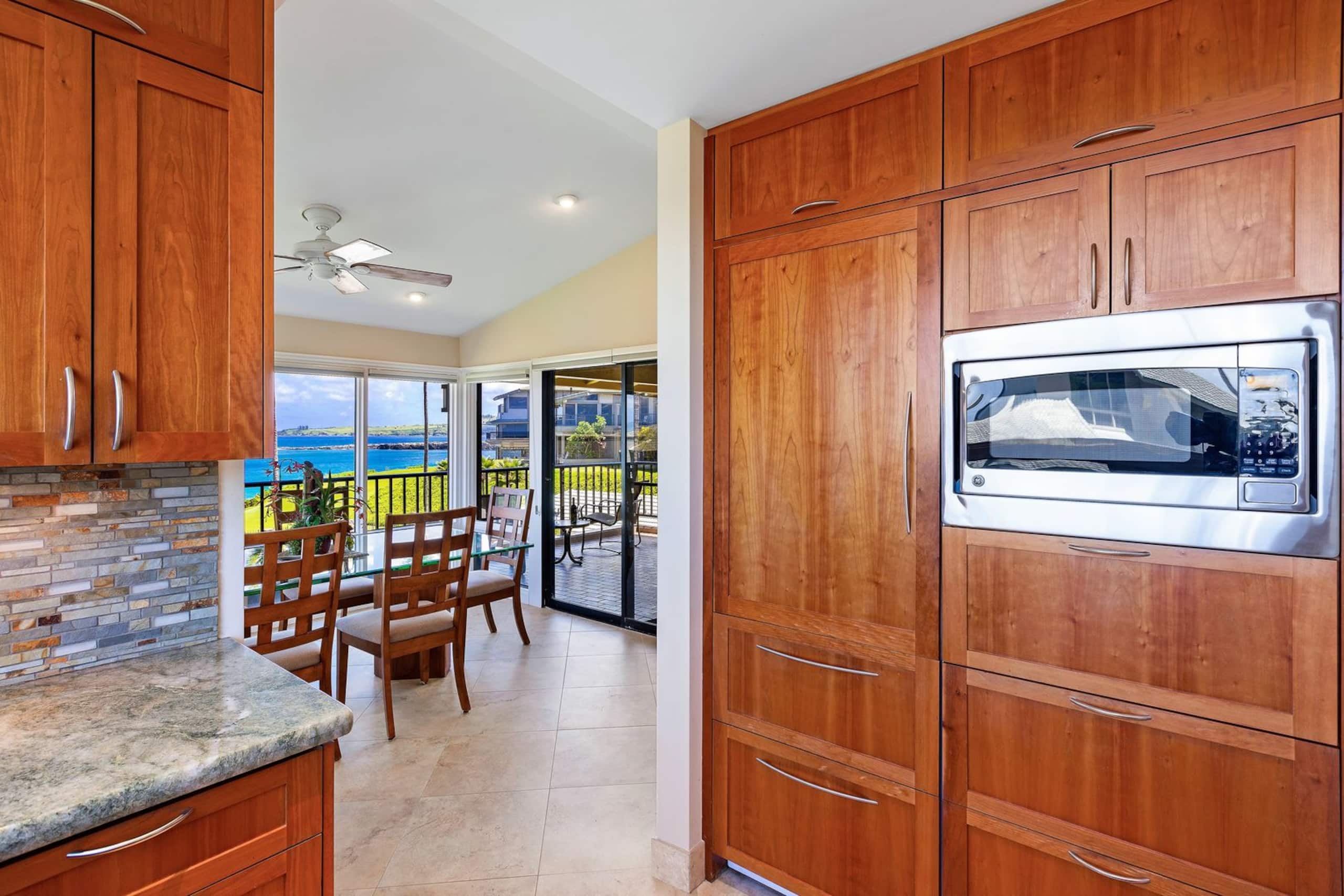 Villa in Lahaina · ★5.0 · 2 bedrooms · 3 beds · 3 baths - Image 10