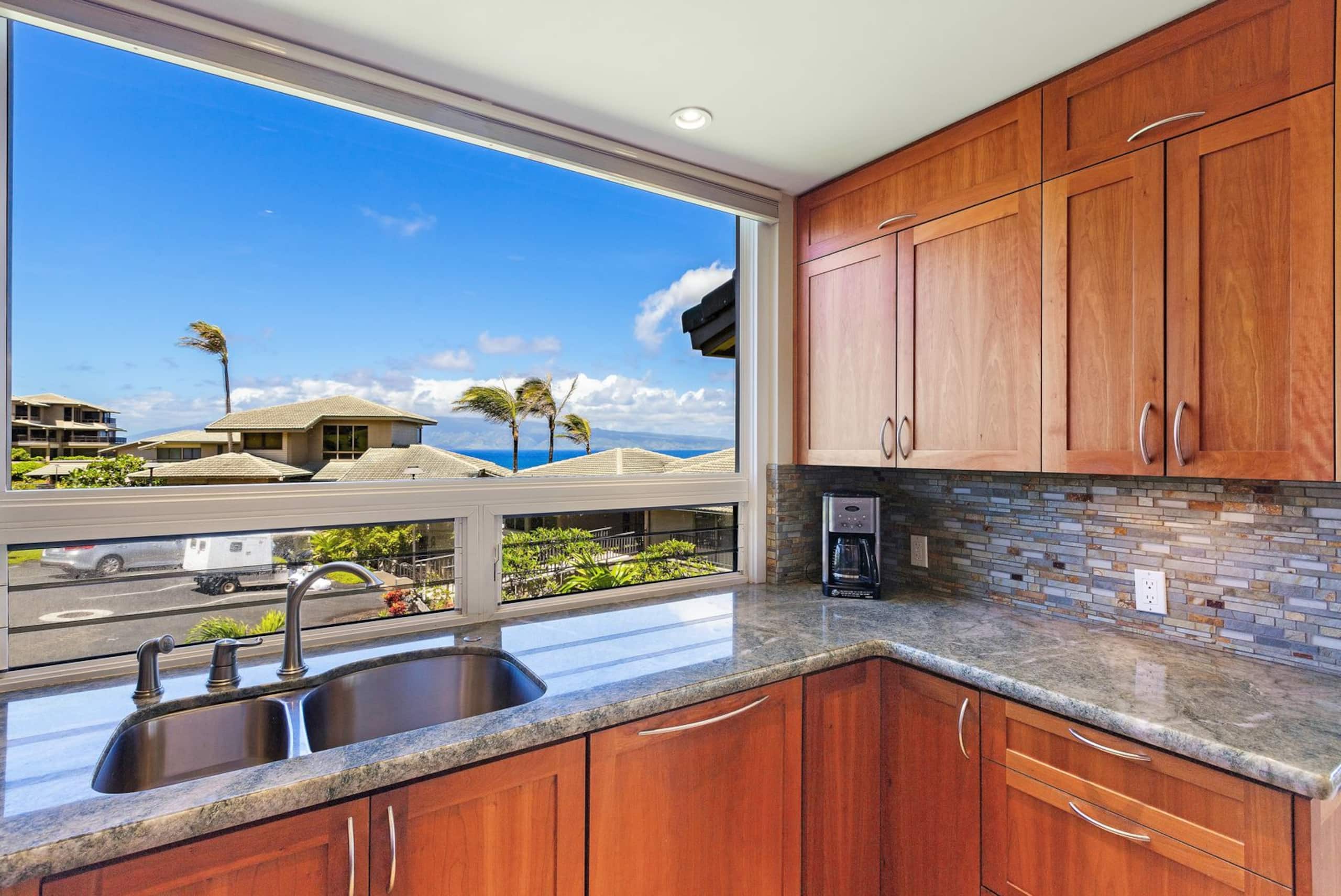 Villa in Lahaina · ★5.0 · 2 bedrooms · 3 beds · 3 baths - Image 12