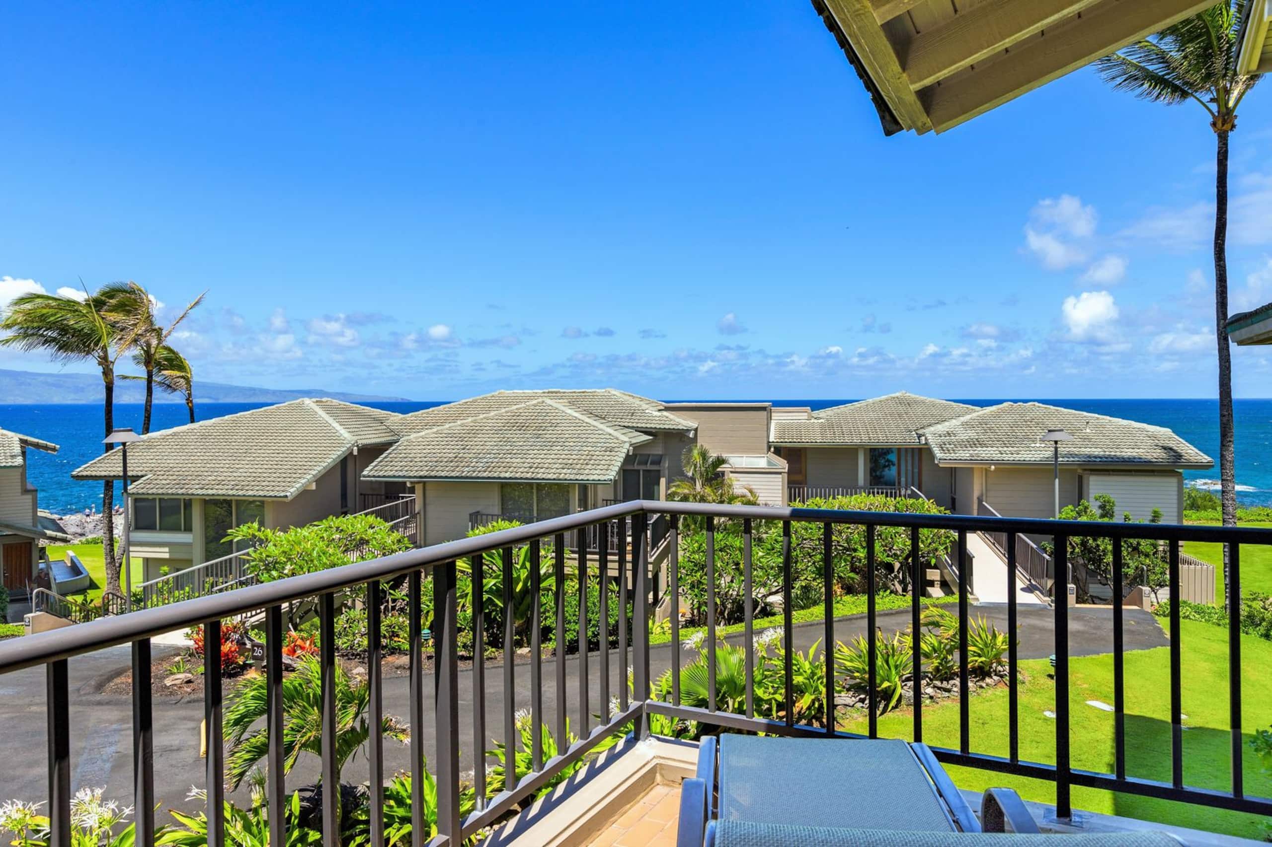 Villa in Lahaina · ★5.0 · 2 bedrooms · 3 beds · 3 baths - Image 32