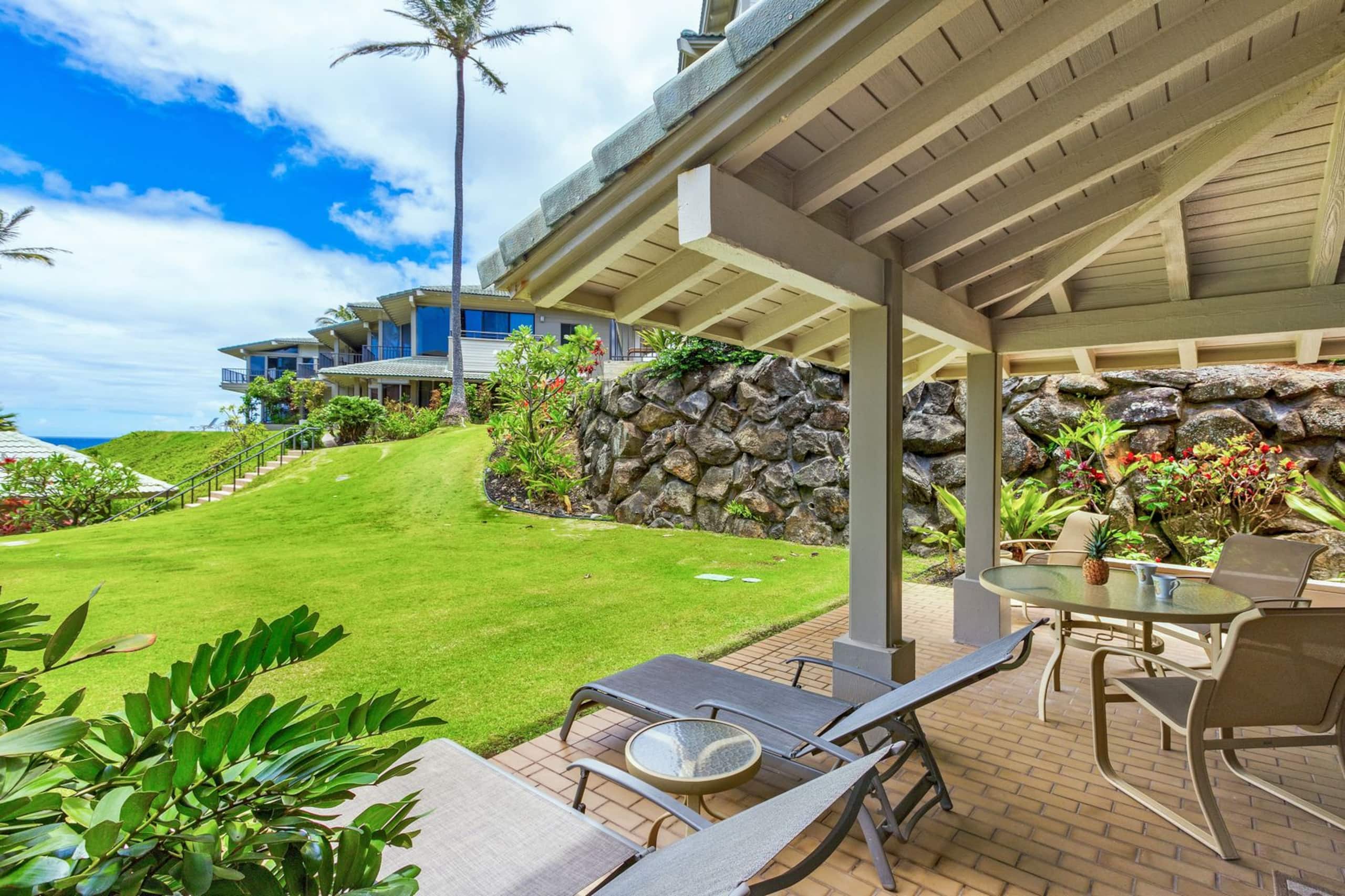 Villa in Lahaina · ★5.0 · 1 bedroom · 2 beds · 2 baths - Image 2