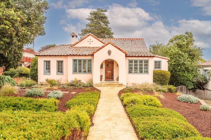 3112 Lighthouse Sanctuary ~ Walk Everywhere!