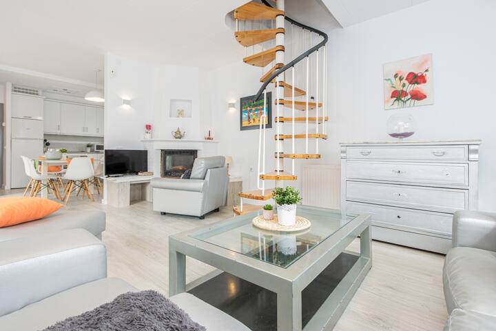 131-Empuriabrava-Beautiful villa, swimming pool in gallery image 5