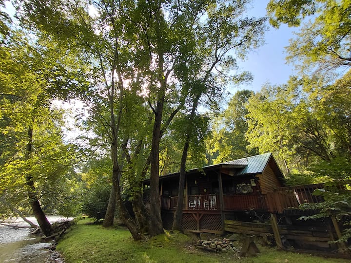 Escape To The Serene Creekside Hideaway! - Bryson City, NC