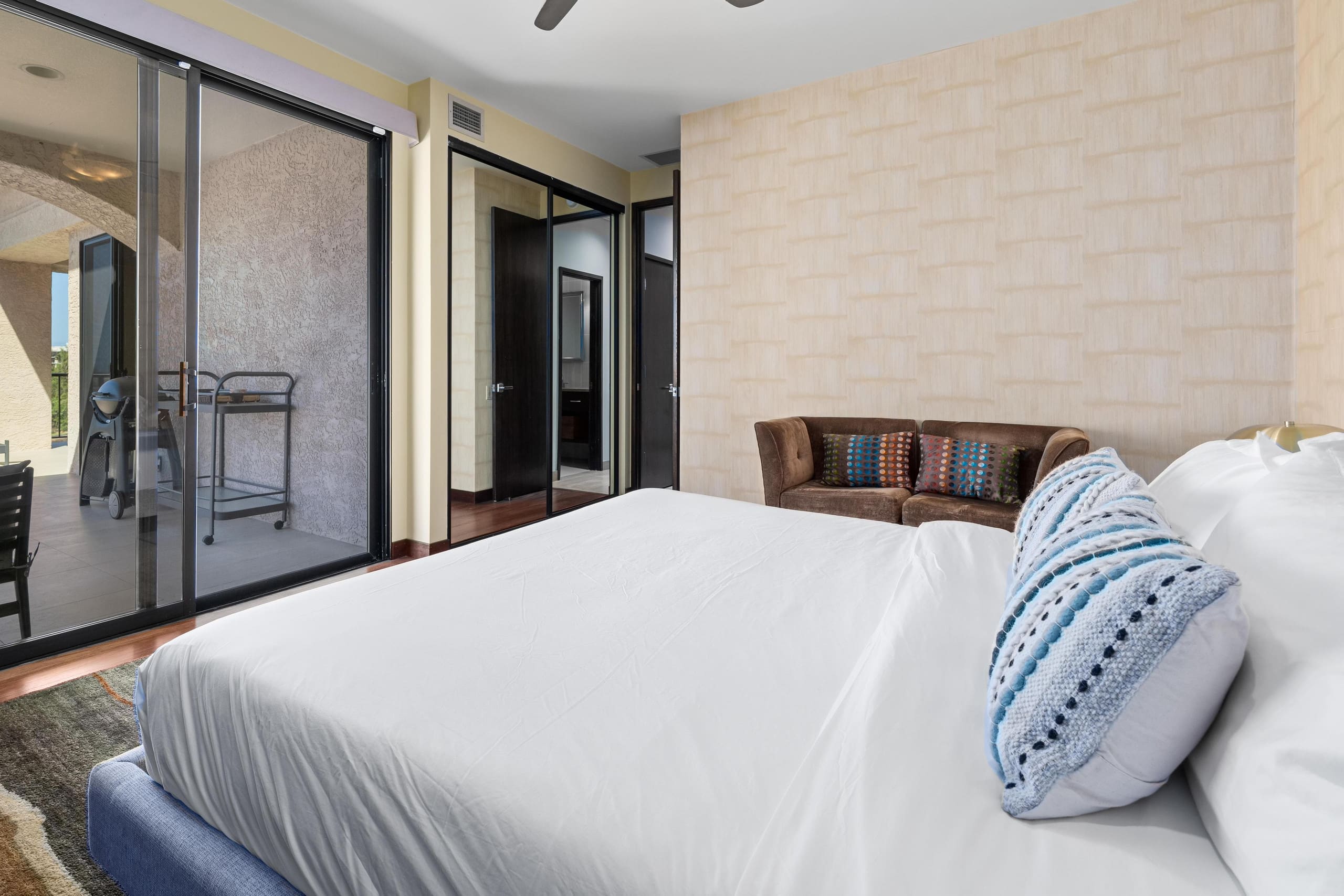 Spacious Lanai/Modern Decor. 303 Shores at - Photo 12