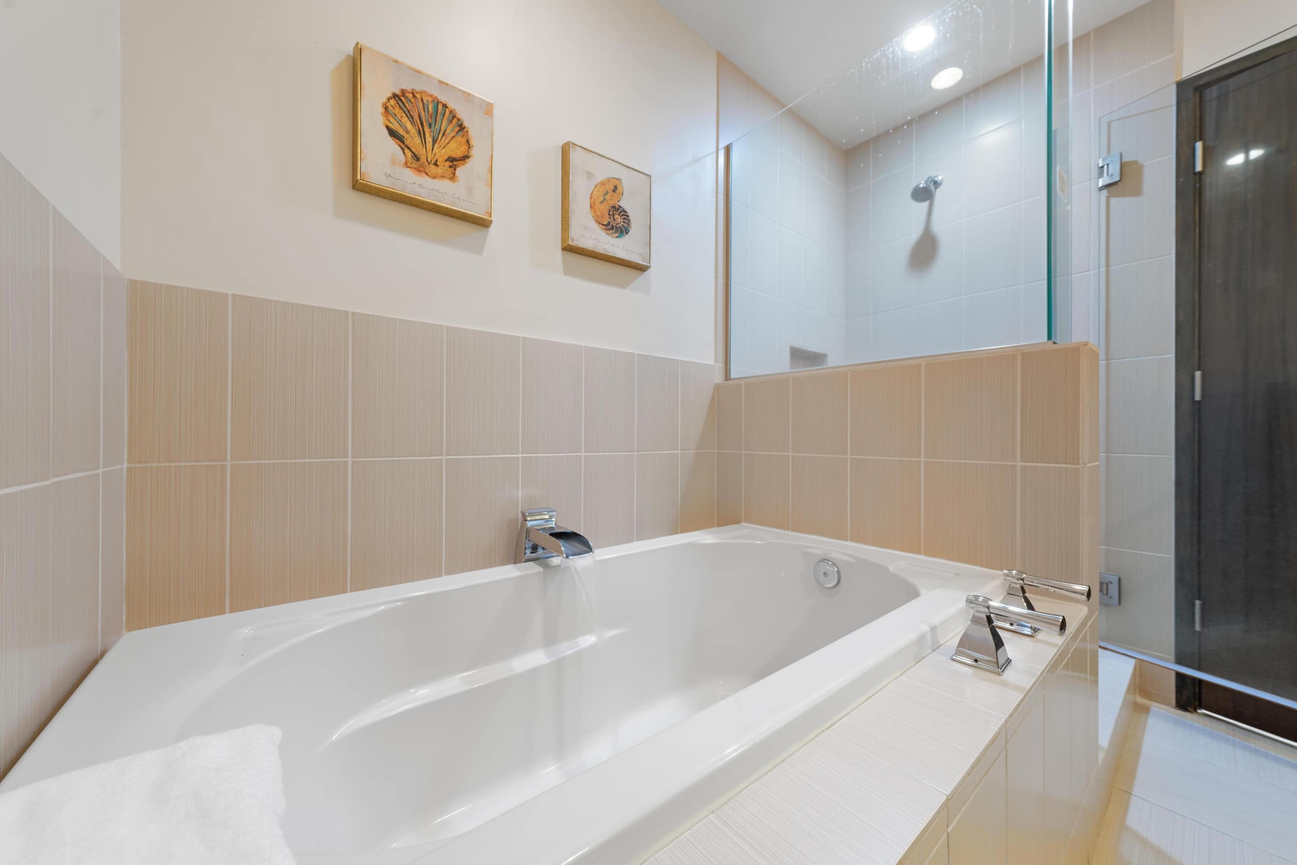 Spacious Lanai/Modern Decor. 303 Shores at - Photo 18