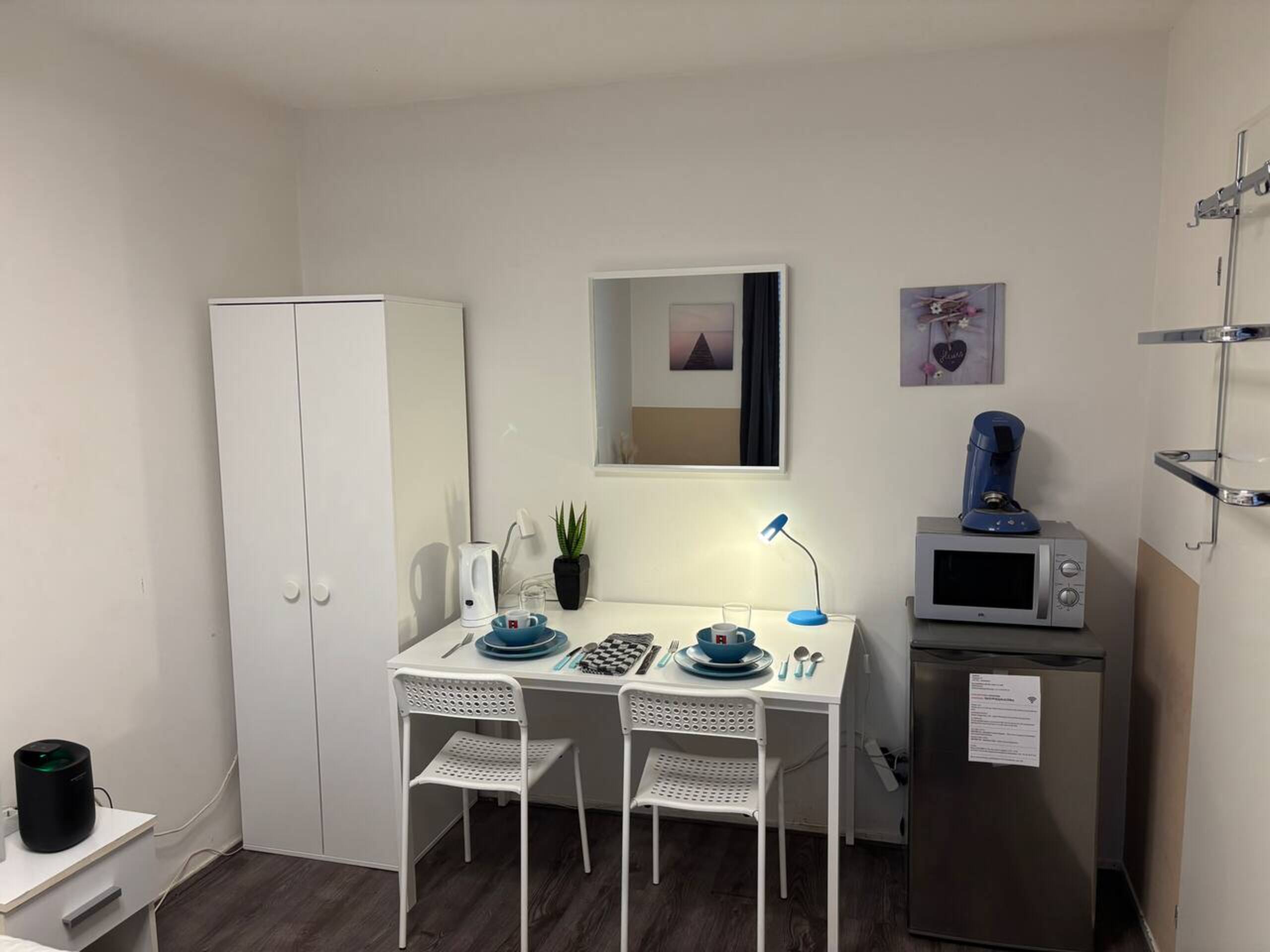 Large private kingsize bedroom close 2 city center - Photo 24