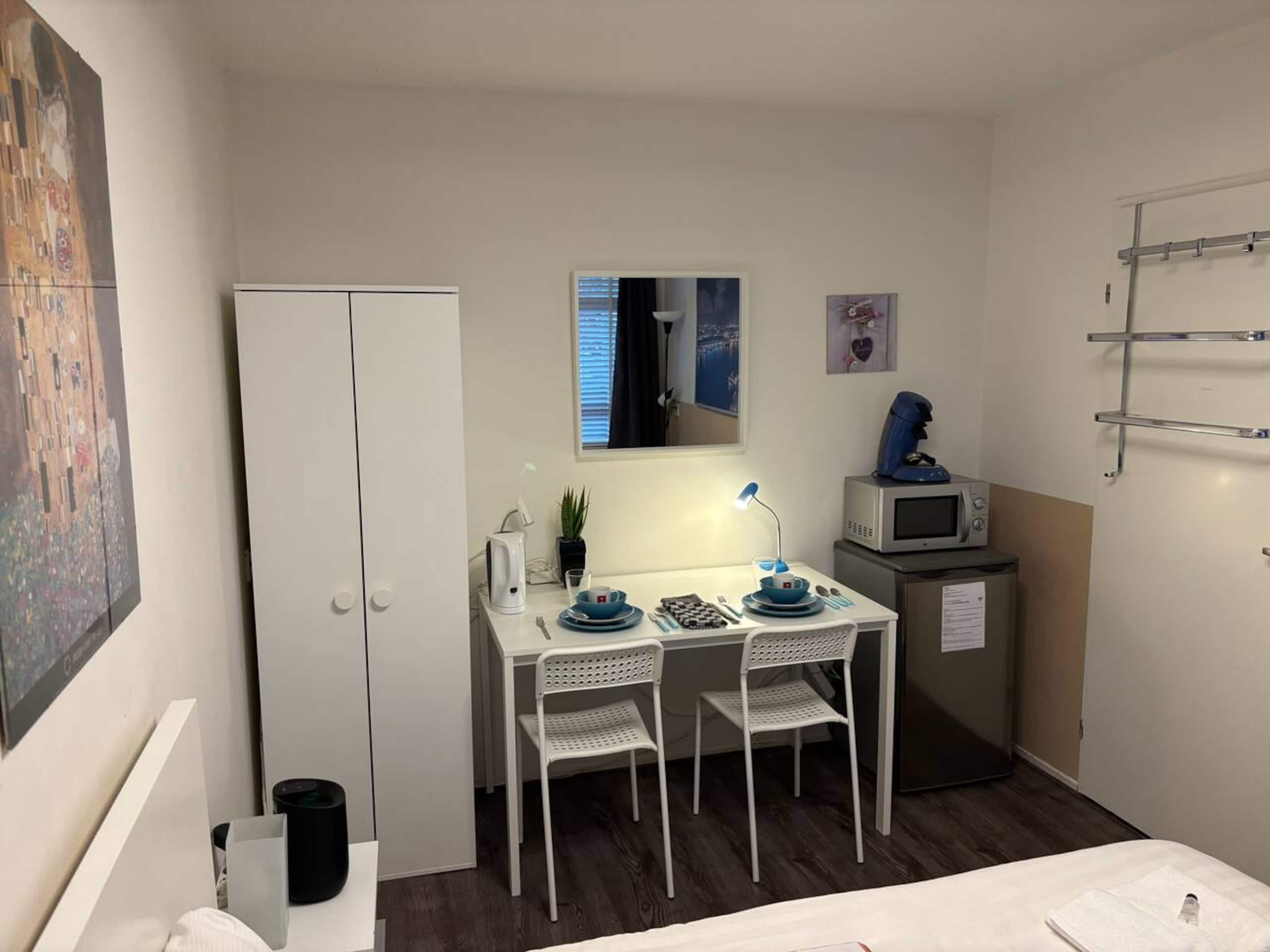Large private kingsize bedroom close 2 city center - Photo 2