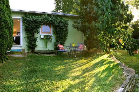 The Carriage House at Carrot Top Cottage