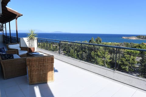 Top floor 3bed 2bath with stunning 360 view