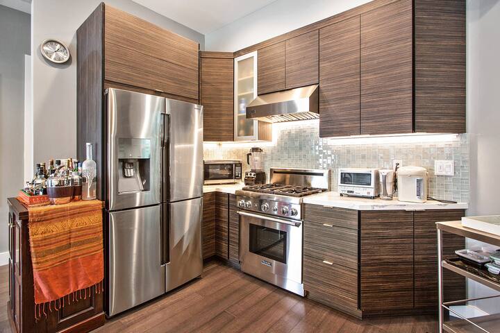 SOMA Condo 3Br/2Ba-Free Parking-Easy Walk to BART gallery image 3