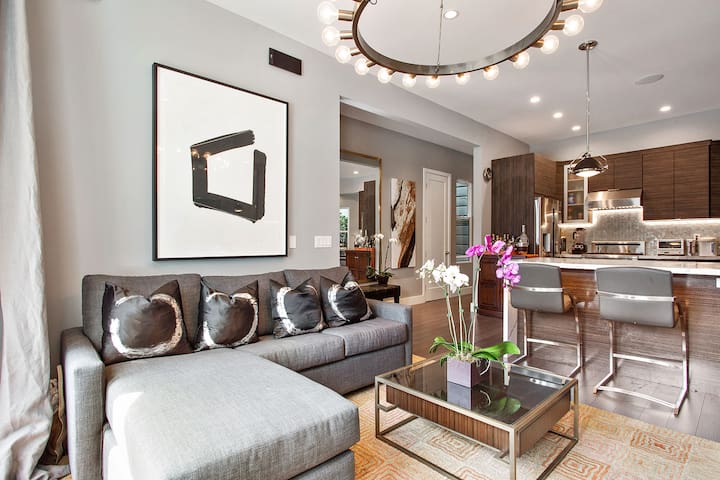 SOMA Condo 3Br/2Ba-Free Parking-Easy Walk to BART gallery image 4