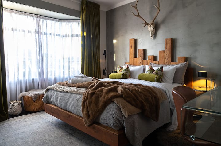 Our Harper Suite has a top-of-the-line king bed, ensuite, and cozy textures to help you truly unwind.