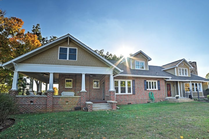 Spacious & Stunning Cleveland Getaway on 1 Acre
