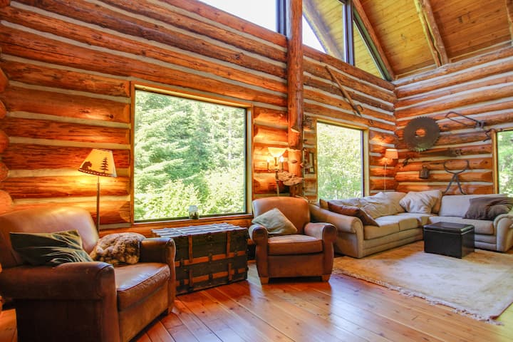 Cozy Easton Cabin w/ Wenatchee Nat'l Forest Views! - Cabins for