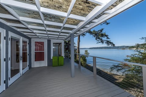 'The Nest' Gorgeous Waterfront La Conner Getaway!