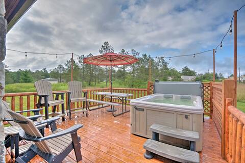 Rustic Benezette Cabin: Porch, Hot Tub & Fire Pit