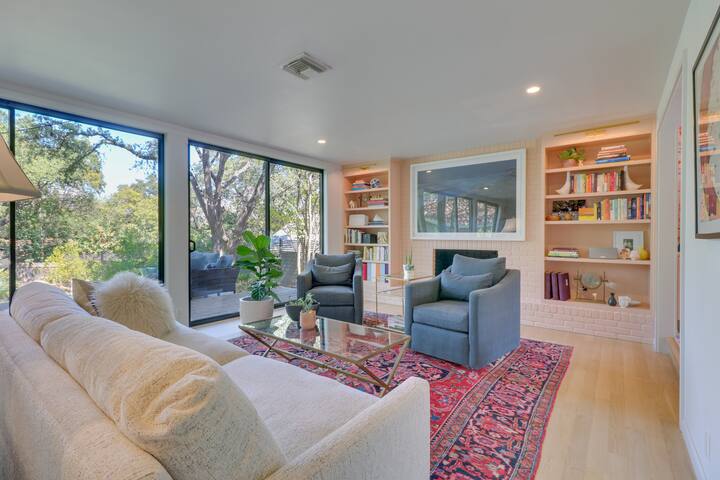 Modern Austin Home w/ Yard ~ 1 Mi from ACL! gallery image 4