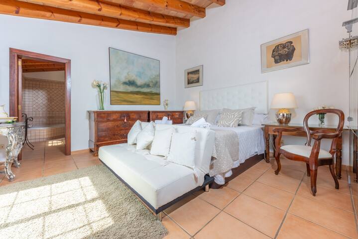 Son Orlandis gallery image 3