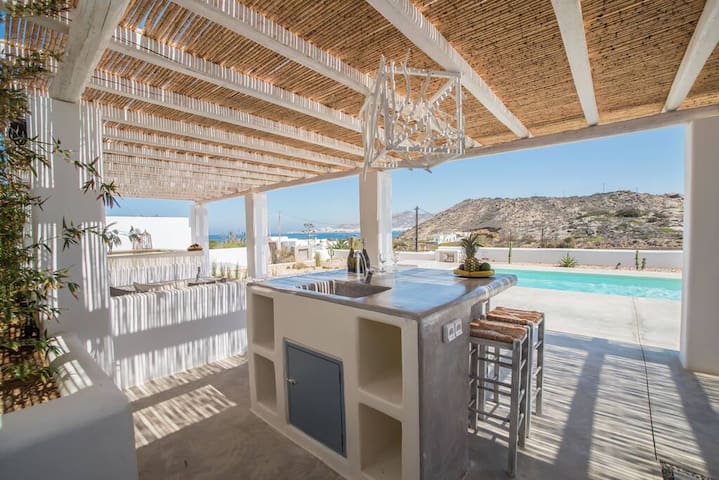 Villa Sole, Pool, Jacuzzi, Seaview gallery image 3