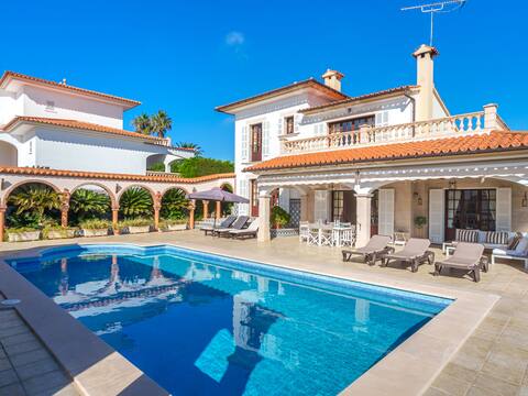Matos by Interhome