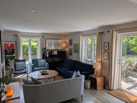 Luxury Lewes house with *stunning views* and priva