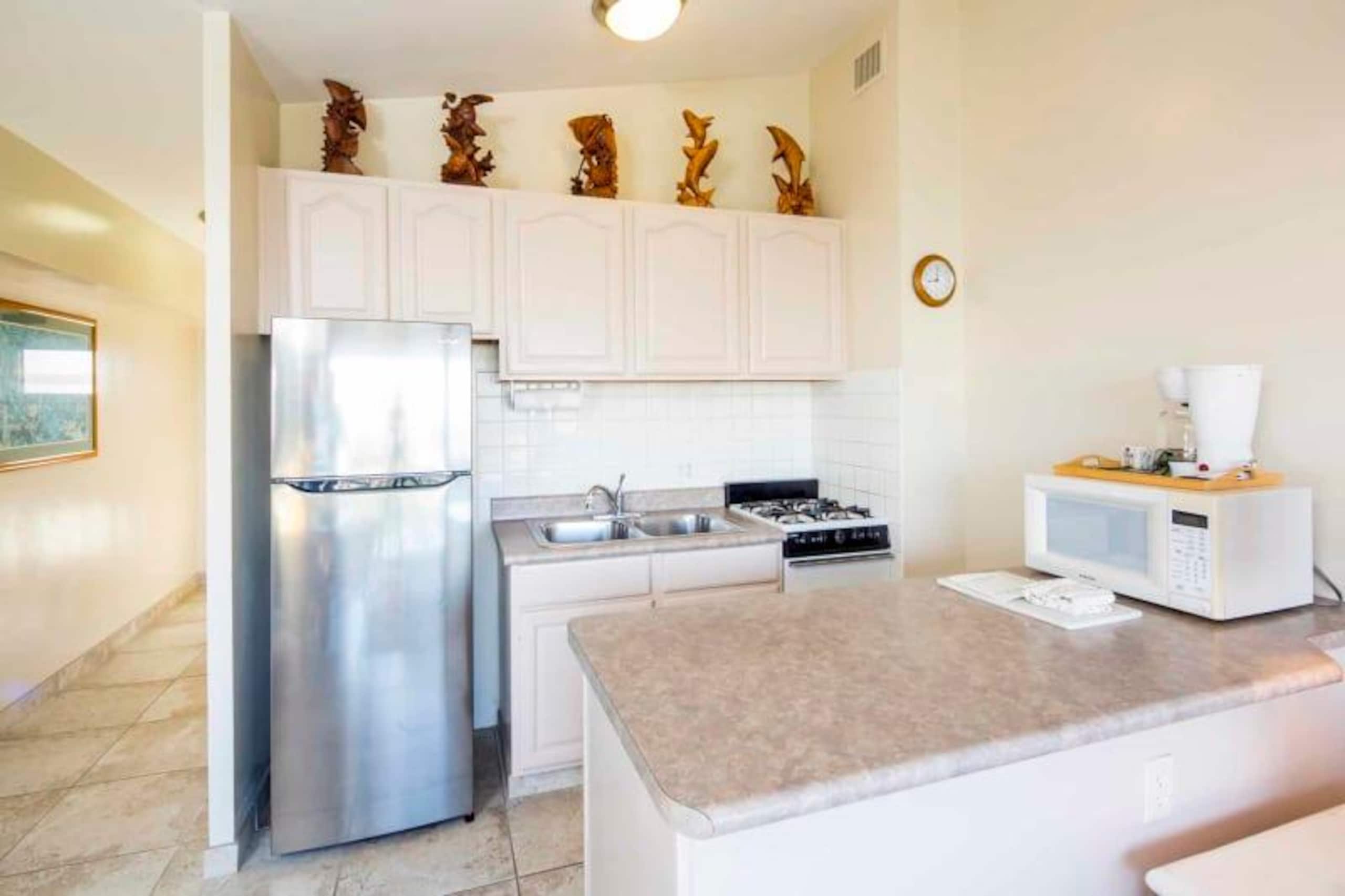 Condo in Honolulu · ★4.6 · 1 bedroom · 3 beds · 1 private bath - Image 4