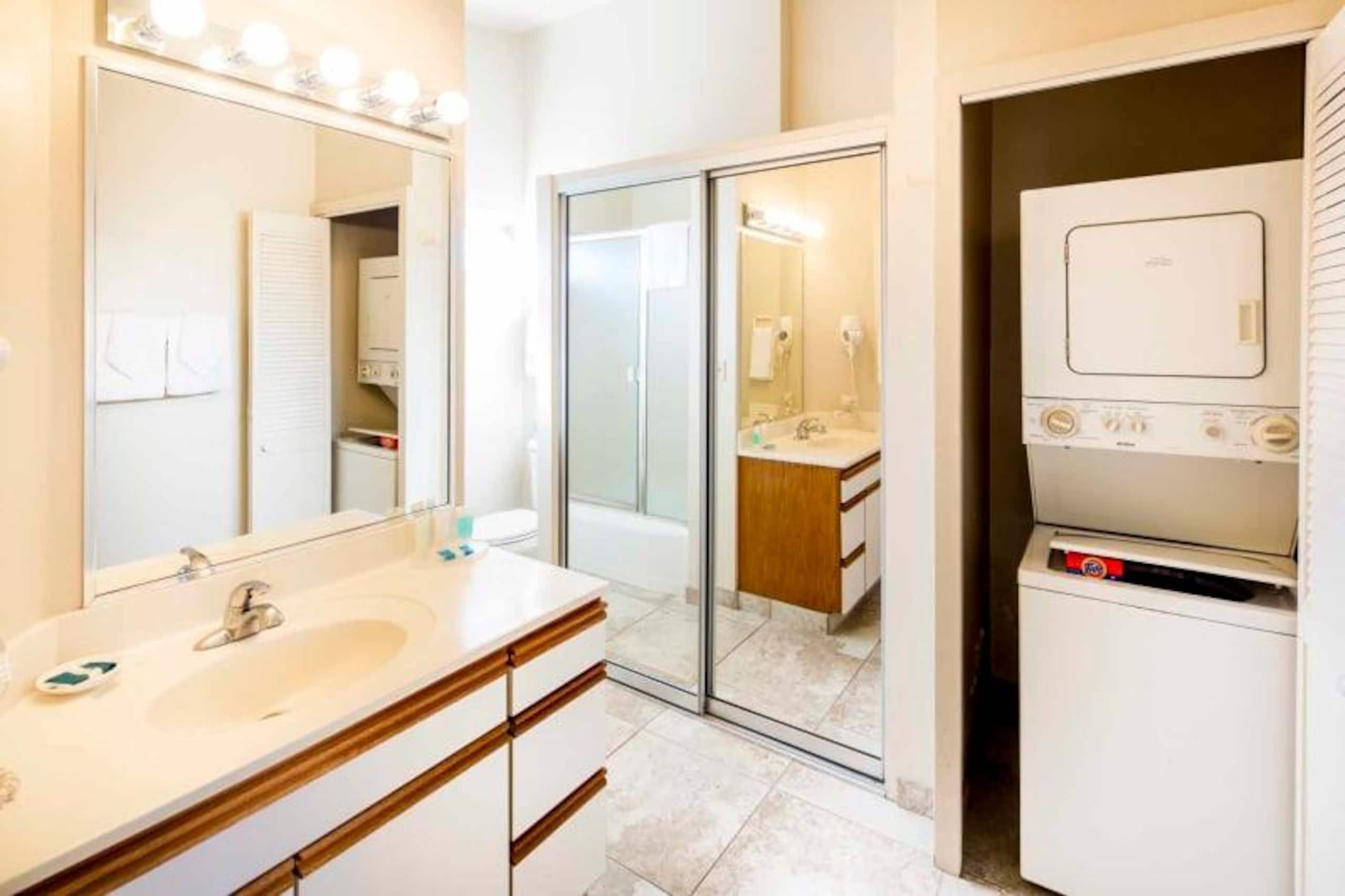 Condo in Honolulu · ★4.6 · 1 bedroom · 3 beds · 1 private bath - Image 8