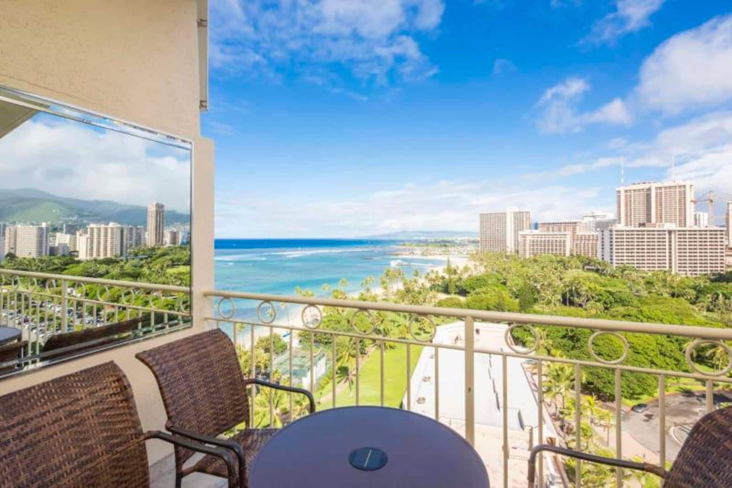 Condo in Honolulu · ★4.6 · 1 bedroom · 3 beds · 1 private bath - Image 6