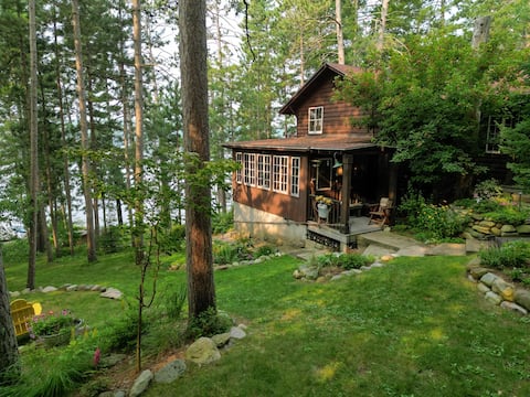 Bo Di Lac Lodge and Cottage on Lake Diamond