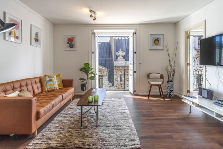 LV Premier Chiado CH1- Balcony, Central, Elevator