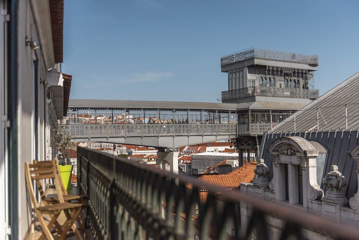 LV Premier Chiado CH1- Balcony, Central, Elevator gallery image 2