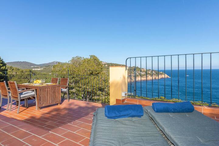 mon repos iii – atic -apartment with sea views and gallery image 3