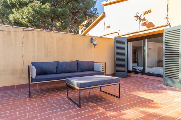 mon repos iii – atic -apartment with sea views and gallery image 5