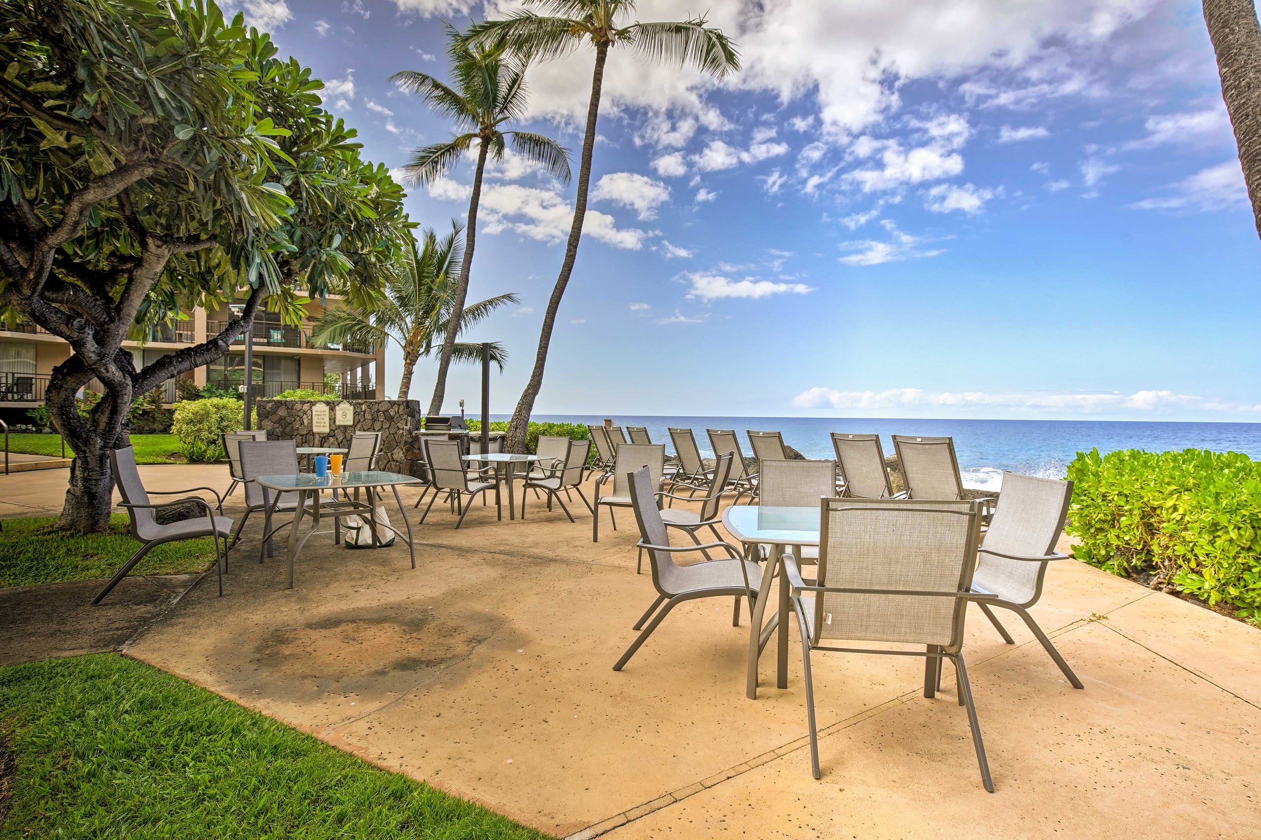 Condo in Kailua-Kona · ★4.59 · 2 bedrooms · 3 beds · 2 shared baths - Image 27