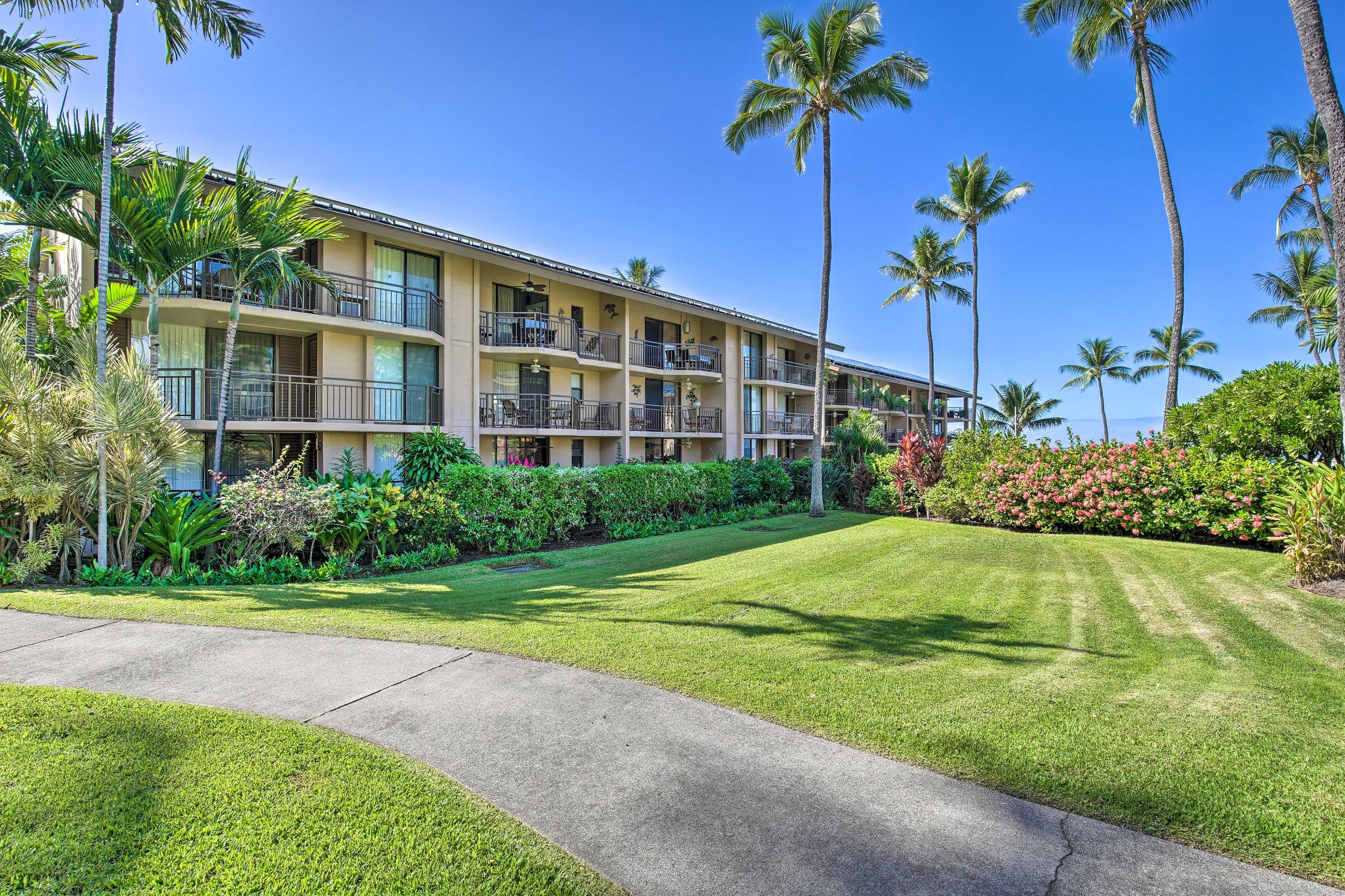 Condo in Kailua-Kona · ★4.59 · 2 bedrooms · 3 beds · 2 shared baths - Image 24