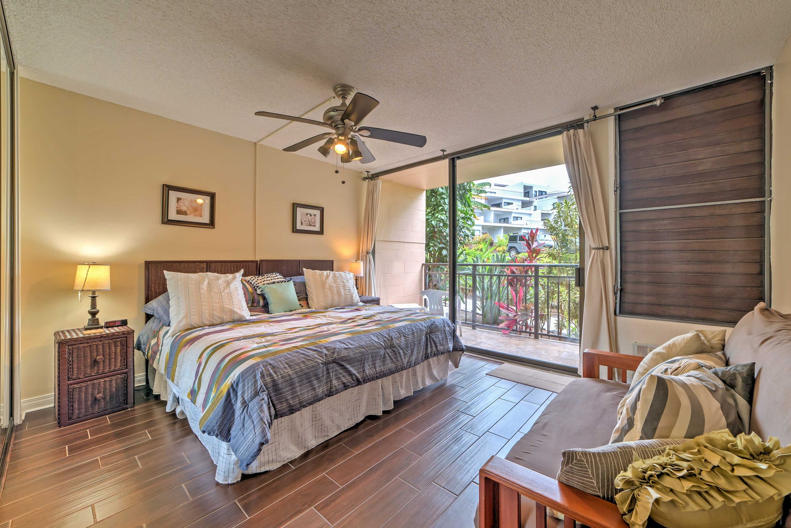 Condo in Kailua-Kona · ★4.59 · 2 bedrooms · 3 beds · 2 shared baths - Image 13