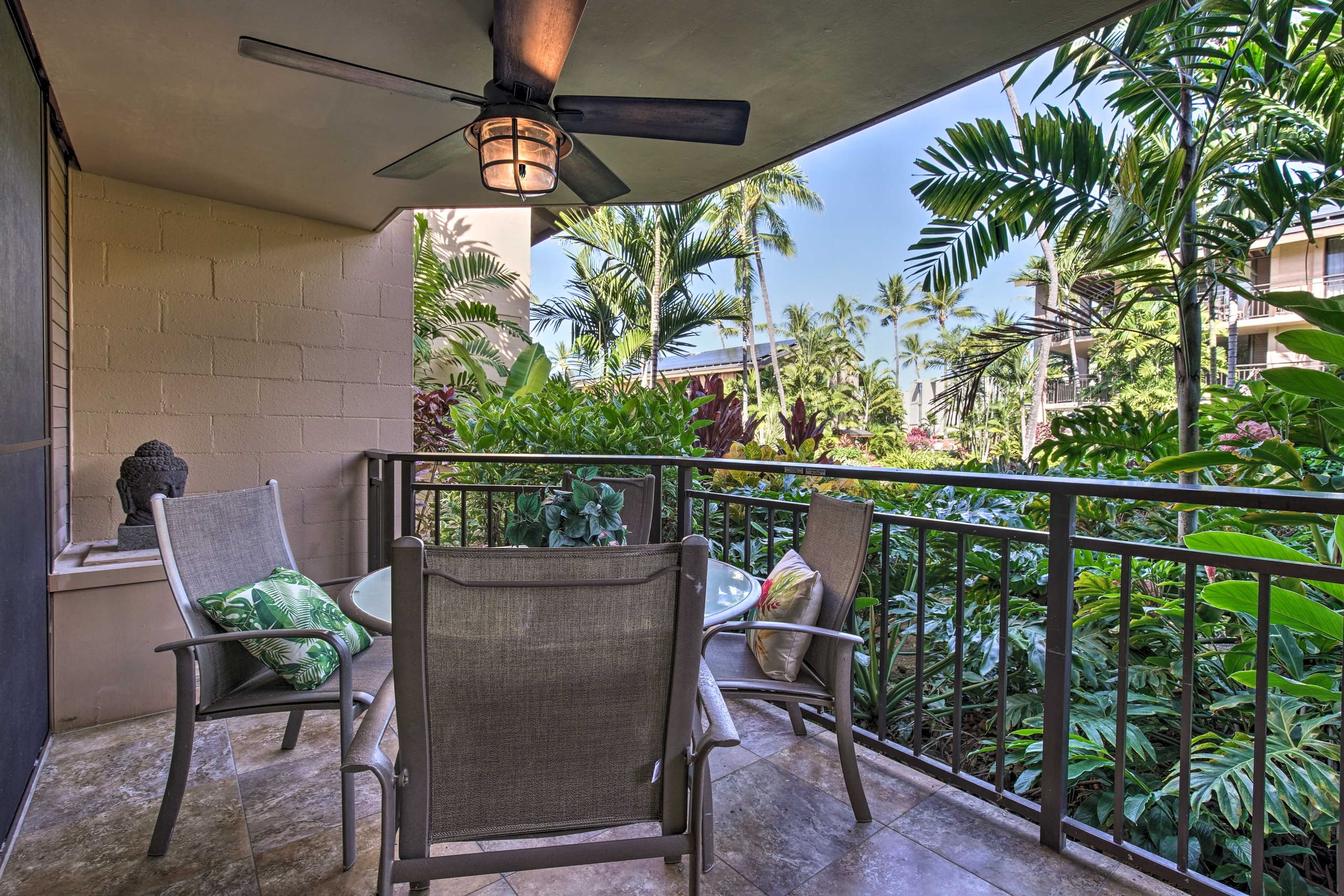 Condo in Kailua-Kona · ★4.59 · 2 bedrooms · 3 beds · 2 shared baths - Image 20