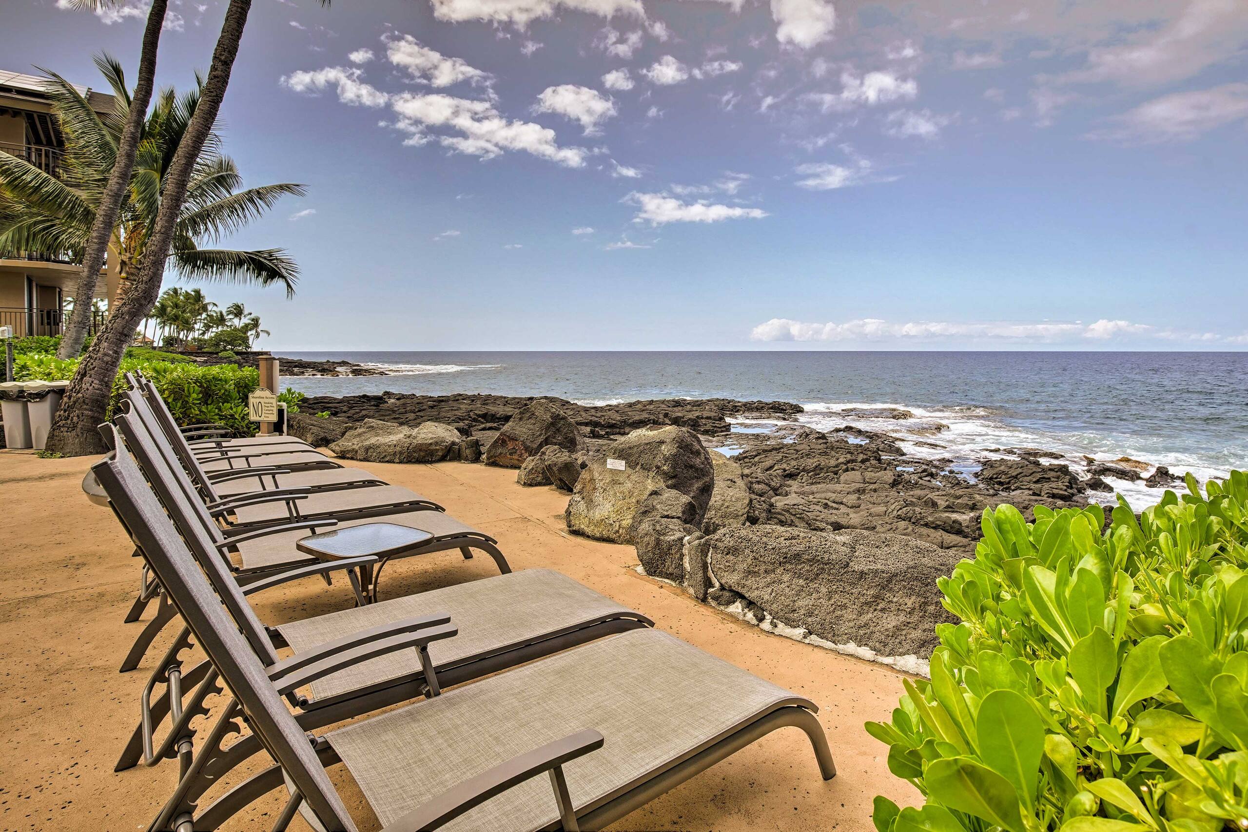 Condo in Kailua-Kona · ★4.59 · 2 bedrooms · 3 beds · 2 shared baths - Image 28
