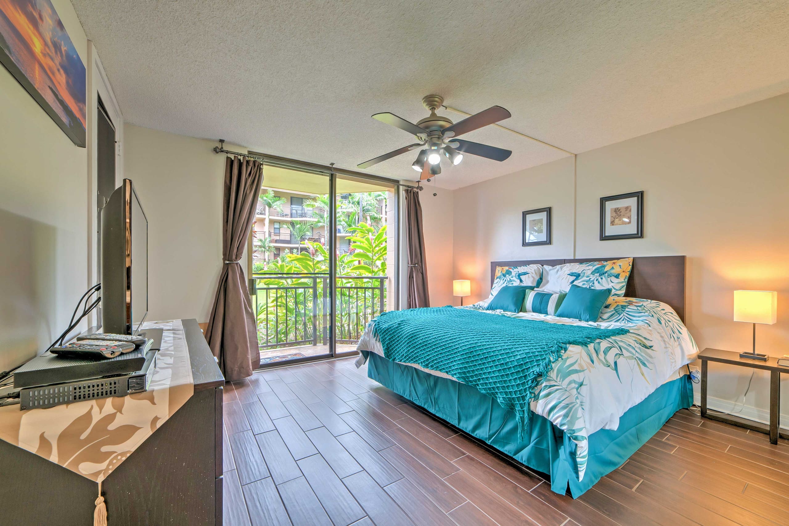 Condo in Kailua-Kona · ★4.59 · 2 bedrooms · 3 beds · 2 shared baths - Image 16