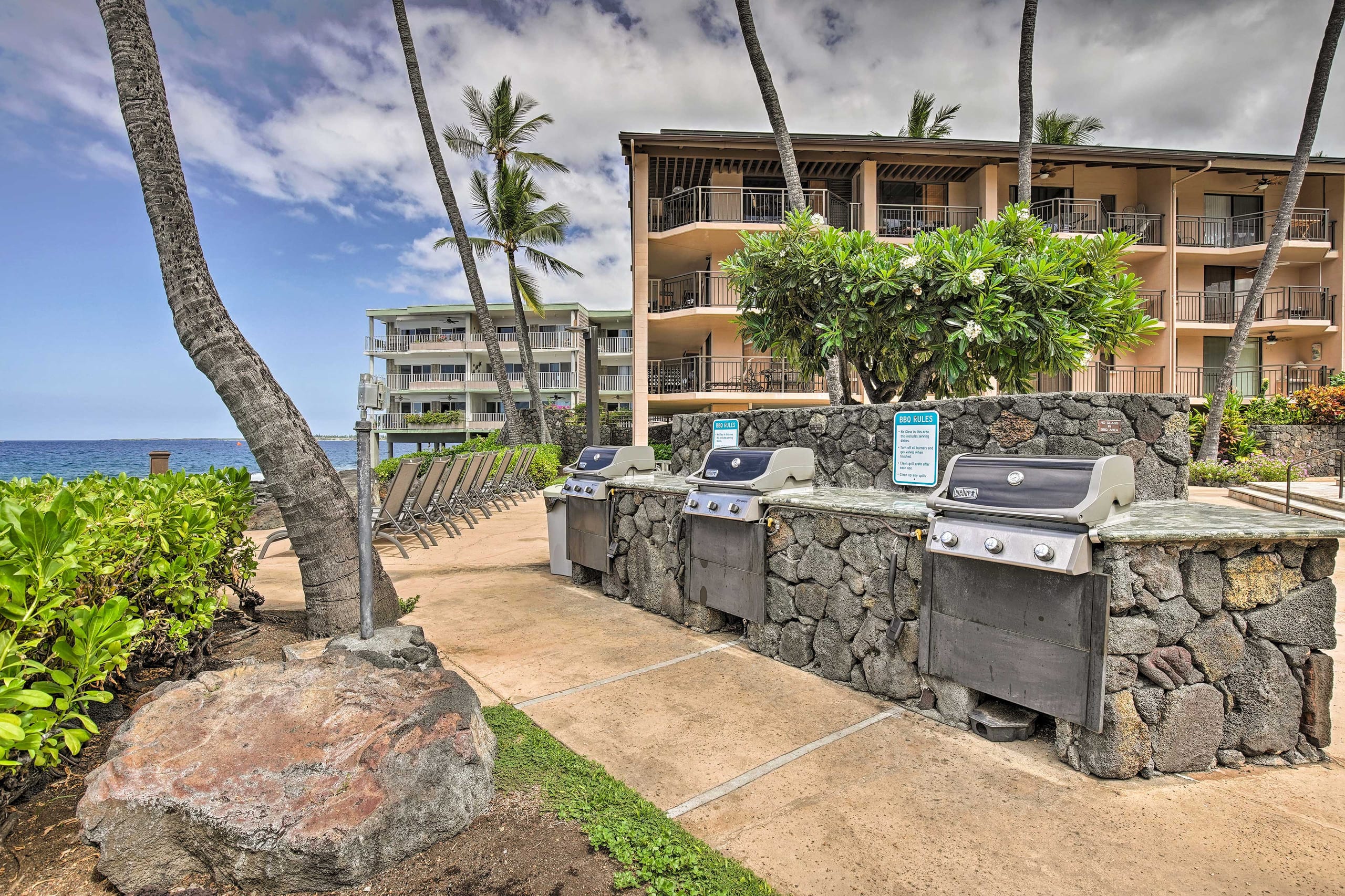 Condo in Kailua-Kona · ★4.59 · 2 bedrooms · 3 beds · 2 shared baths - Image 30