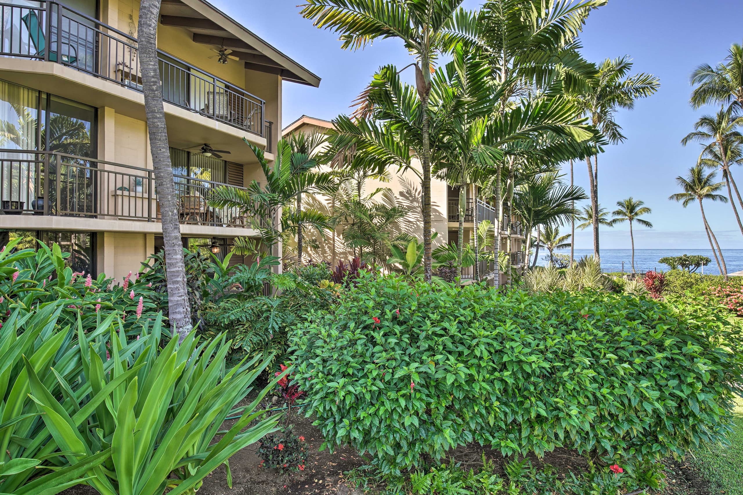 Condo in Kailua-Kona · ★4.59 · 2 bedrooms · 3 beds · 2 shared baths - Image 22