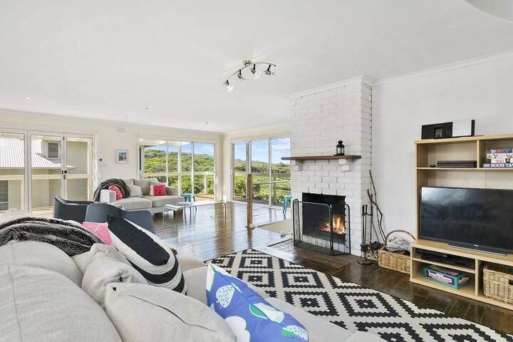 Eagle Rock Nest I Sandy Gully Beach at your doorst gallery image 2