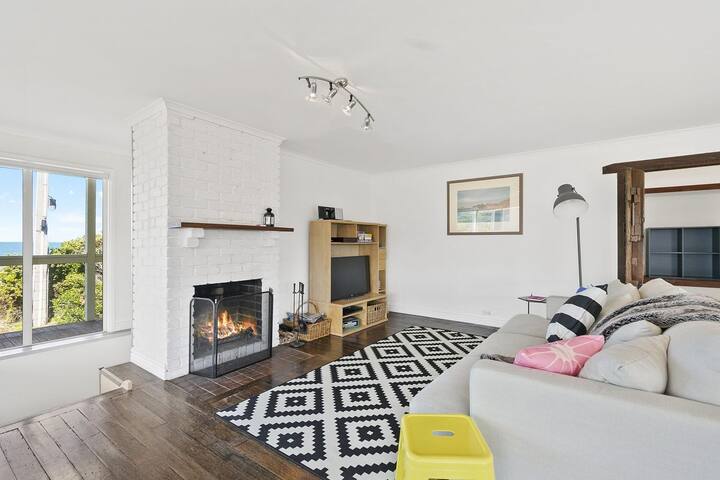 Eagle Rock Nest I Sandy Gully Beach at your doorst gallery image 4